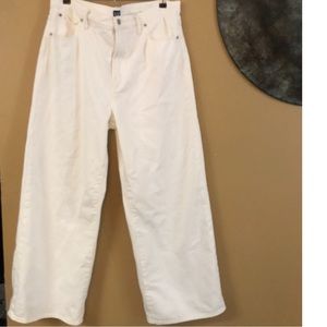 Women’s gap off white wide leg jeans 33R